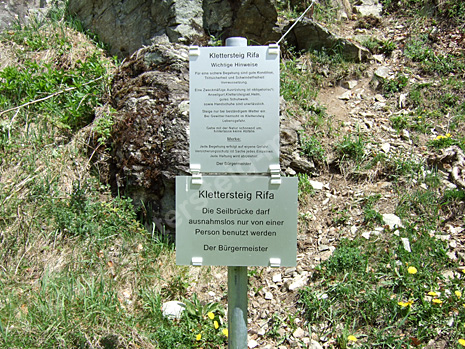 Klettersteig Rifa Hinweistafel