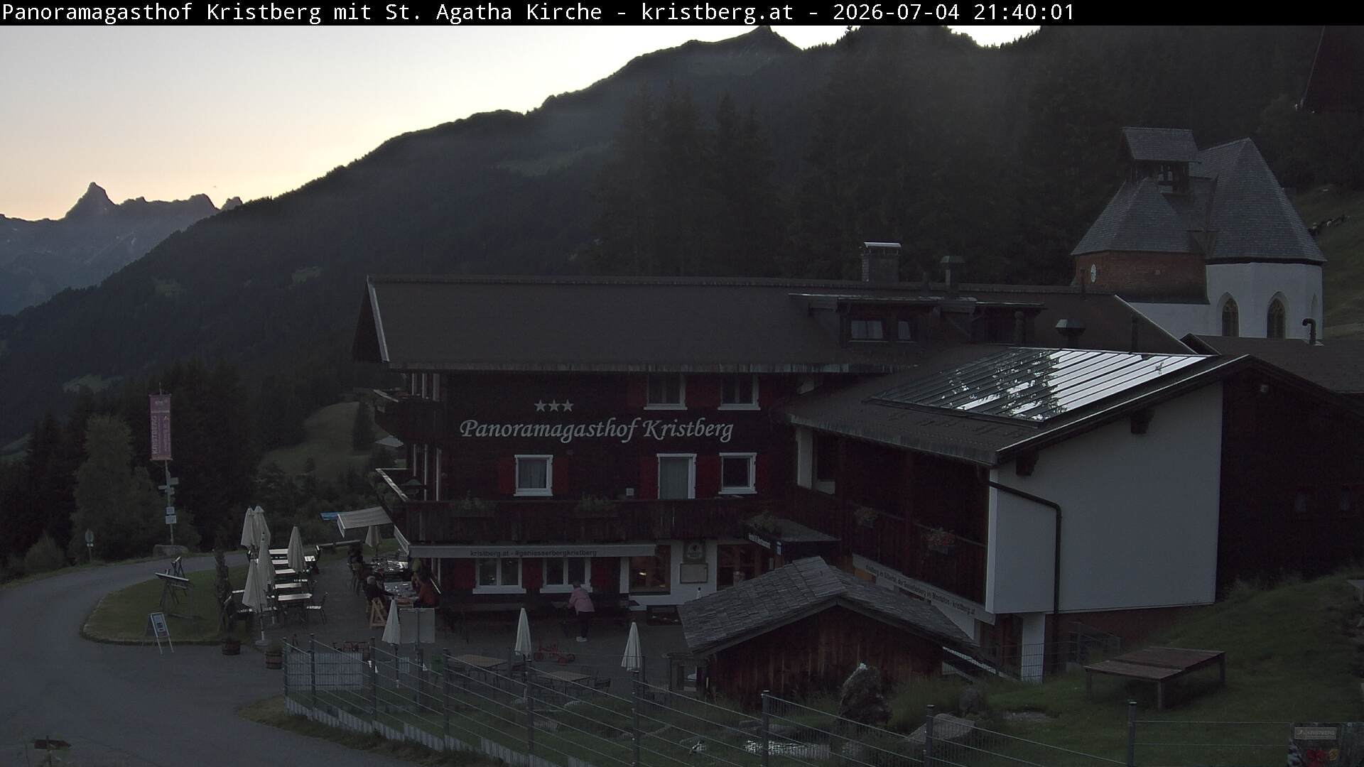 Panoramagasthof Kristberg mit St. Agatha Kirche 1.425 m
