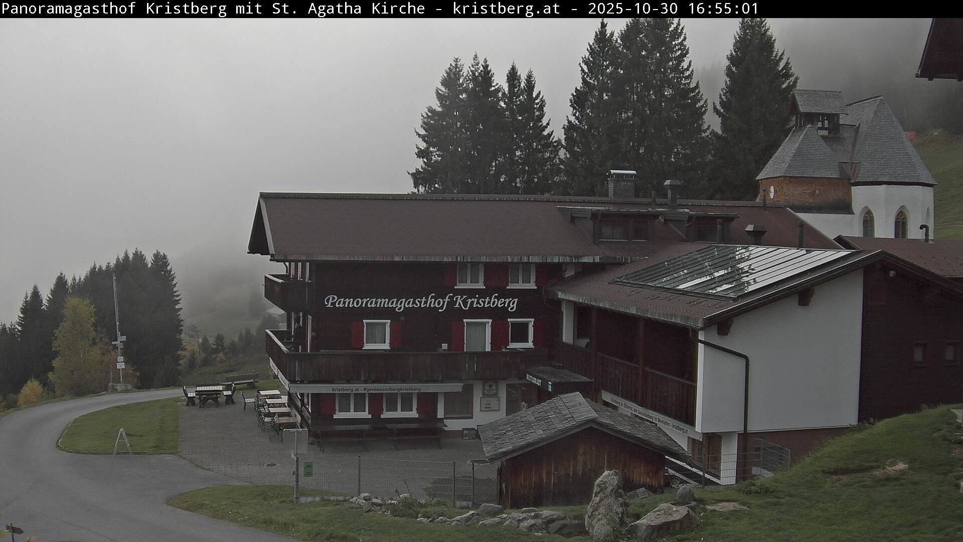 Panoramagasthof Kristberg mit St. Agatha Kirche 1.425 m