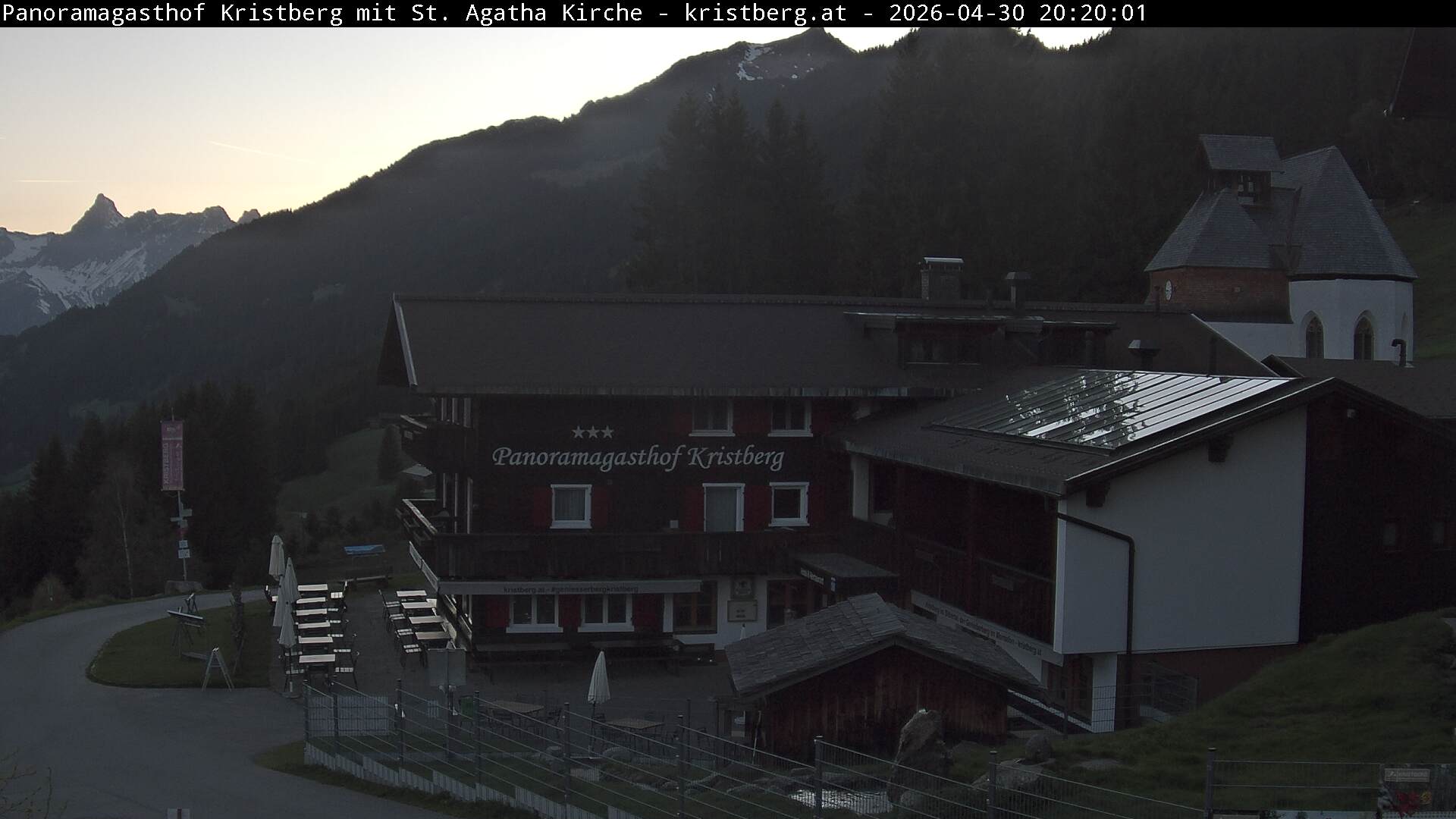 Panoramagasthof Kristberg mit St. Agatha Kirche 1.425 m